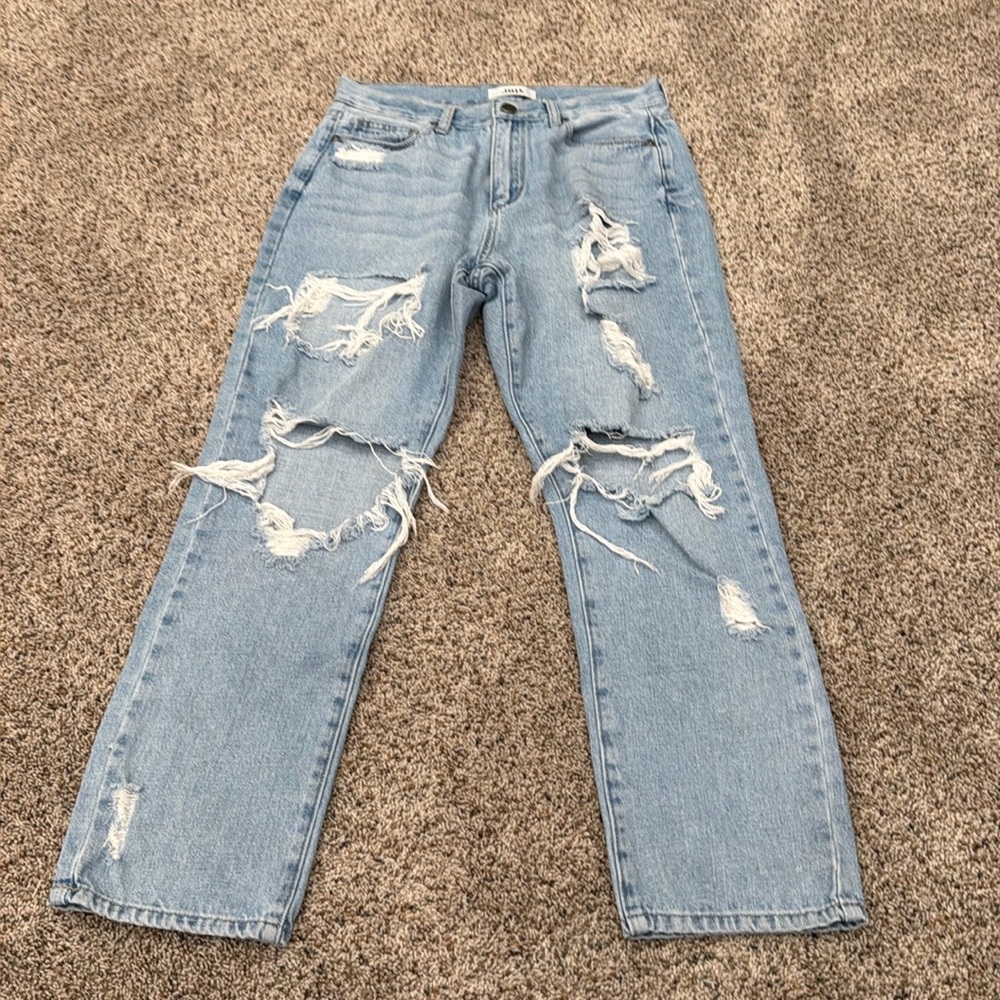 Women’s ripped jeans
